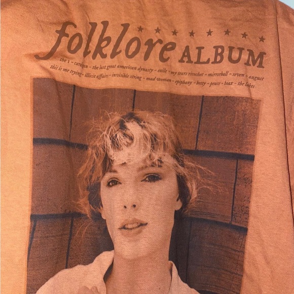 black shirt with red roses